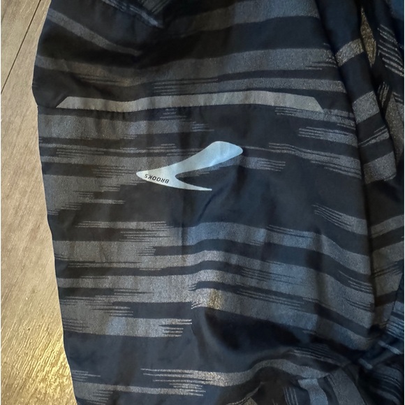 Brooks Running Shell - Picture 3 of 4